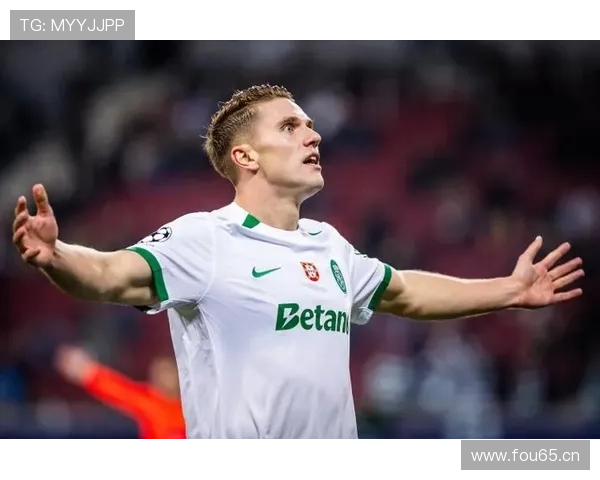 哲凯赖什赛后与葡体球员拥抱鼓励冲冠 哲凯赖什赛后与葡体球员拥抱鼓励冲冠